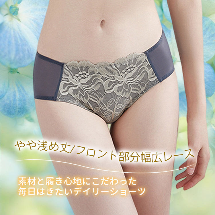 VEIMIA【蕾絲短褲】【只要2,990日圓】褲身採用含棉量高的彈性材質。舒適貼合臀部，膚觸極佳。